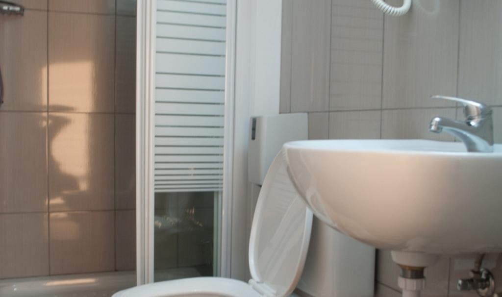 St. George Rent Rooms Larnaca Bagian luar foto
