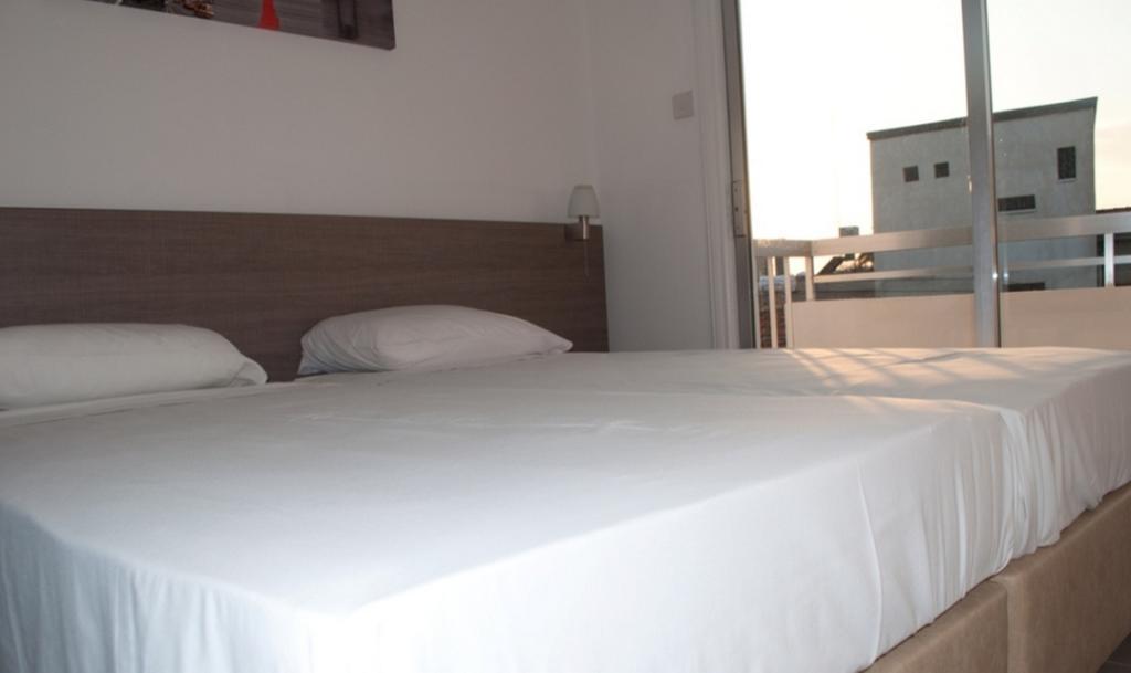 St. George Rent Rooms Larnaca Bagian luar foto
