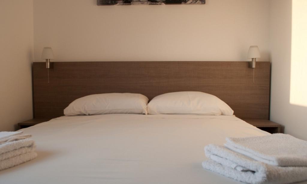 St. George Rent Rooms Larnaca Bagian luar foto
