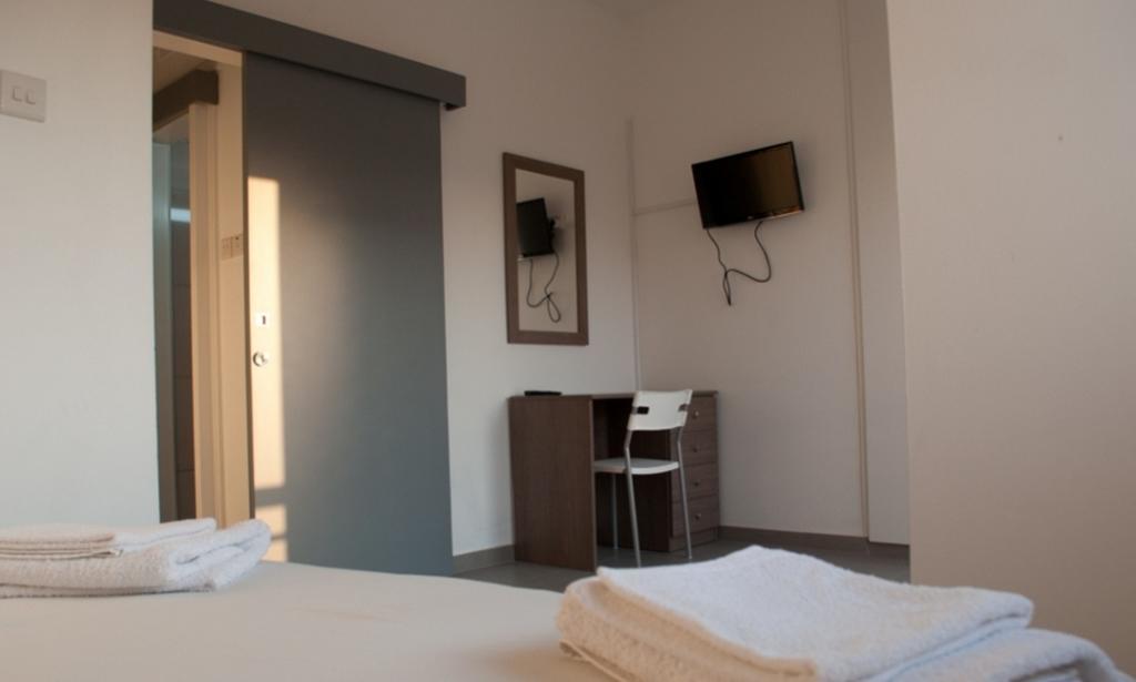 St. George Rent Rooms Larnaca Bagian luar foto