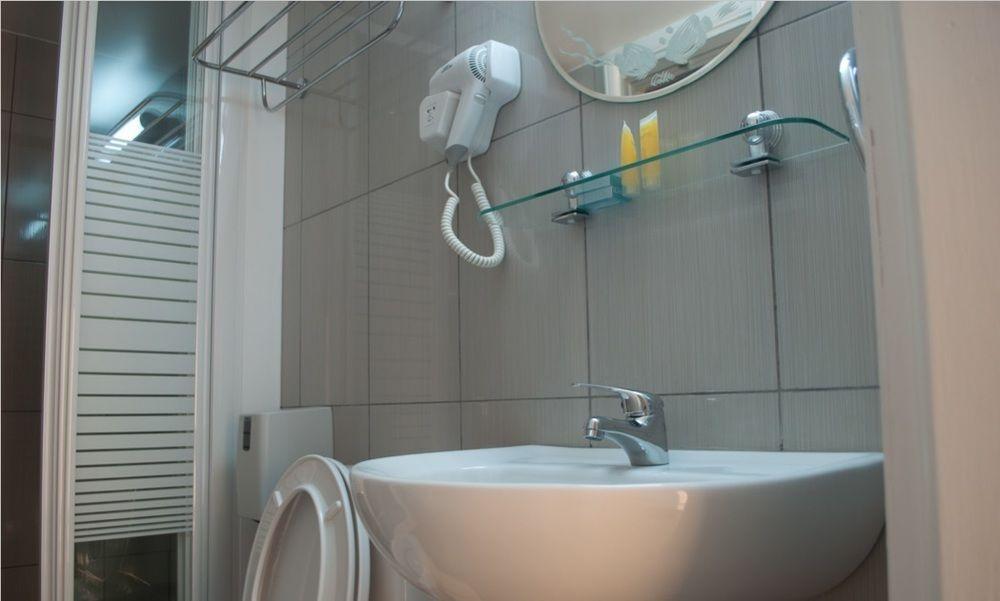 St. George Rent Rooms Larnaca Bagian luar foto