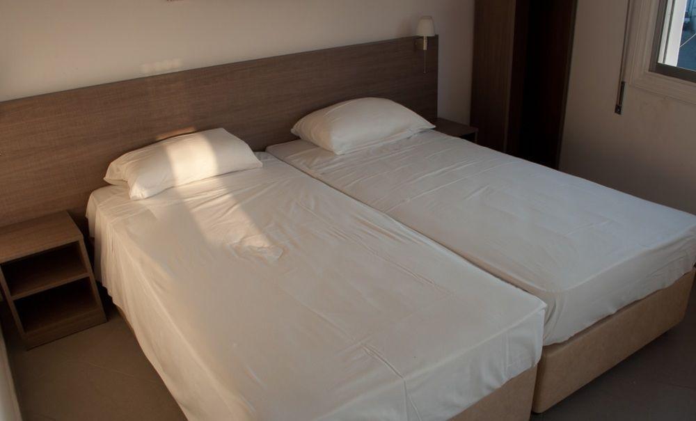 St. George Rent Rooms Larnaca Bagian luar foto