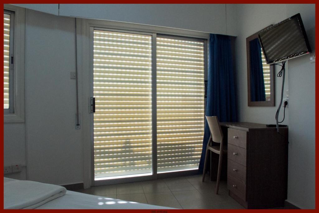 St. George Rent Rooms Larnaca Bagian luar foto