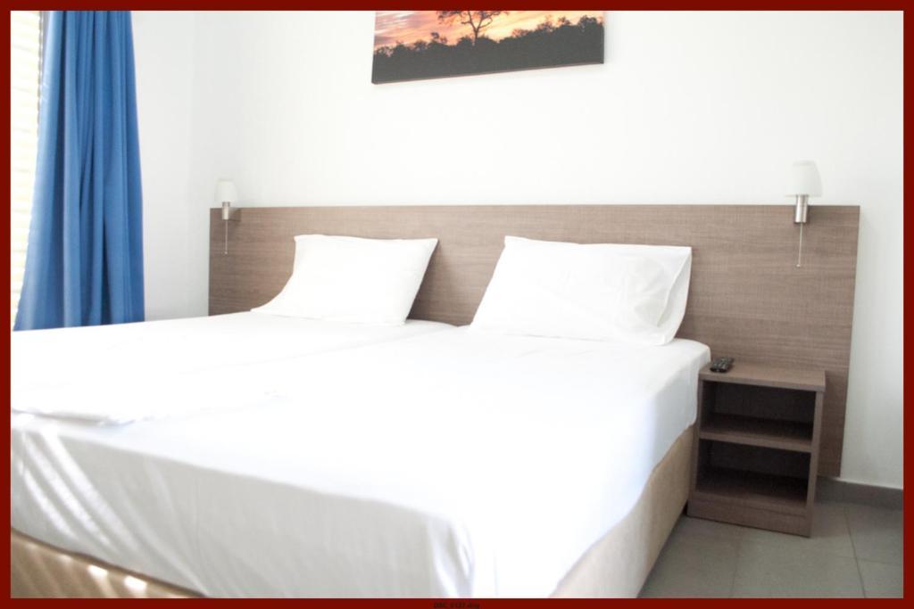 St. George Rent Rooms Larnaca Bagian luar foto